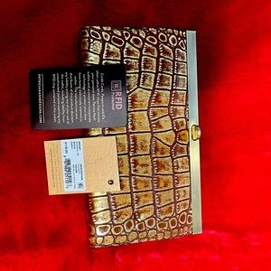NWT-Beautiful Patricia Nash Wallet